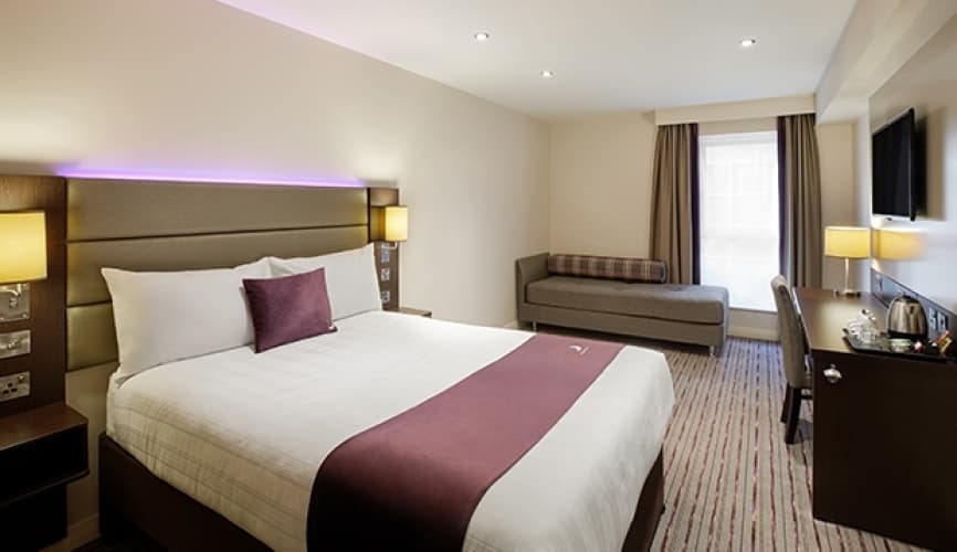 Premier Inn Cardiff East 5