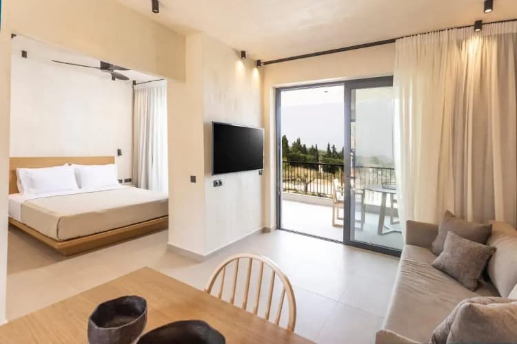 Pnoes Luxury Suites 4