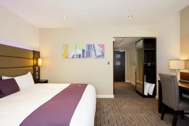 Premier Inn Portsmouth City Centre 2