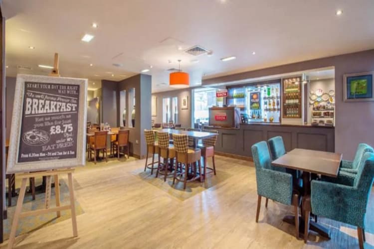 Premier Inn St Albans City Centre 4