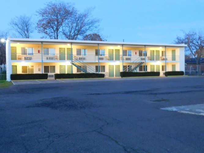 Capri Motel main