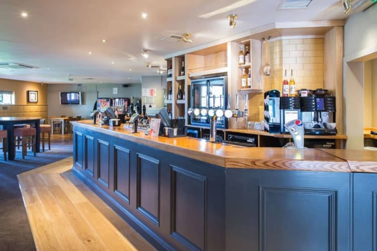 Premier Inn Swindon West M4, J16 3