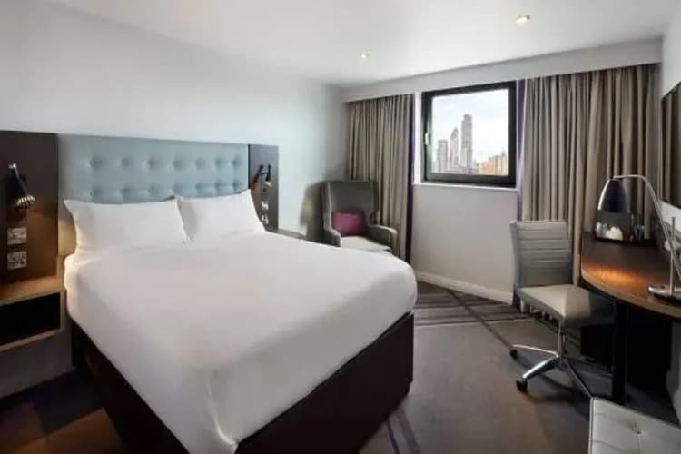 Premier Inn Glasgow Pacific Quay 4