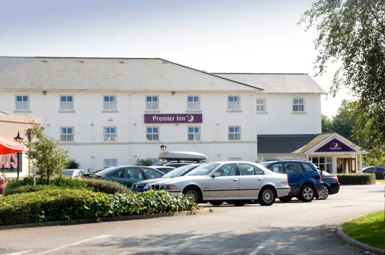 Premier Inn  Cheltenham Central (West/A40) 2