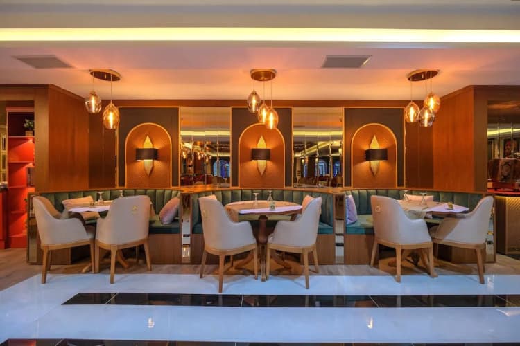 Elysium Deluxe Suites 4