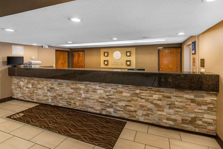Comfort Inn & Suites Stapleton 3