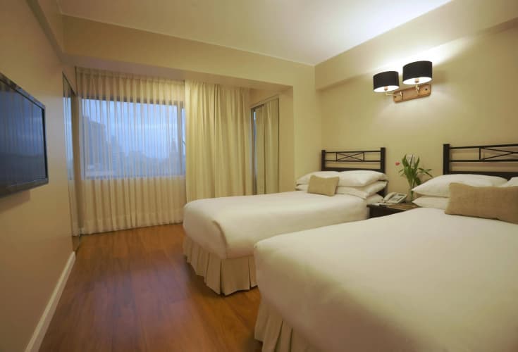 Radisson Hotel Plaza del Bosque 5
