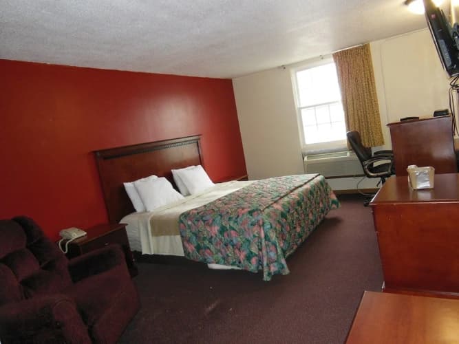 OYO Hotel Morton IL I-155 4