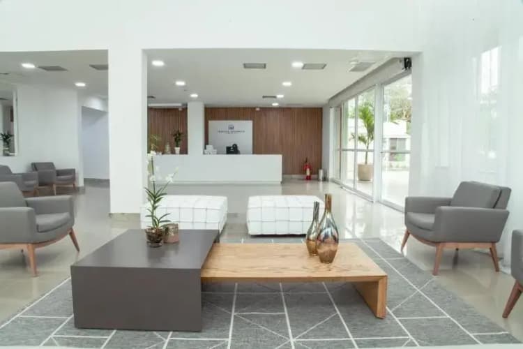 Americas Townhouse Hotel 3
