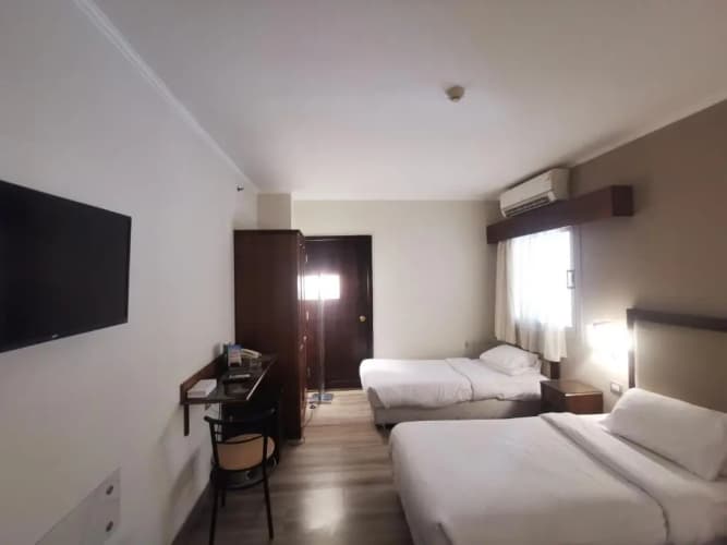 Green Plaza Inn 5