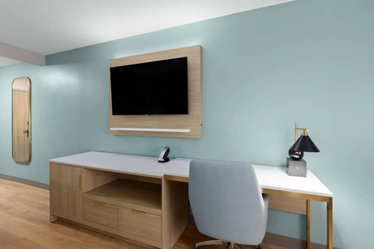 Wyndham Garden Louisville East 4