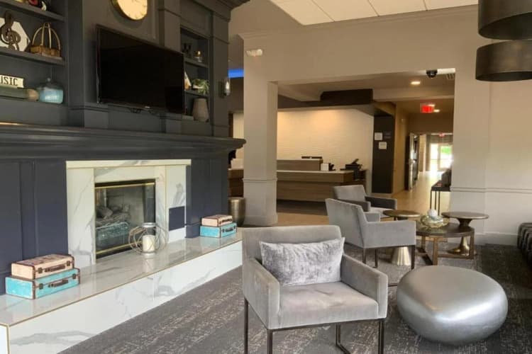 Hilton Garden Inn Nashville Airport 2