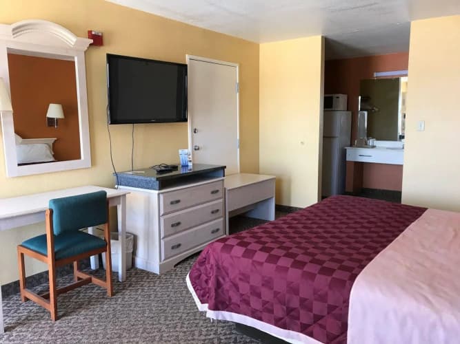 Heights Inn 4