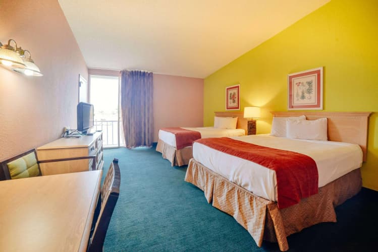 Travelodge By Wyndham Kissimmee East 3