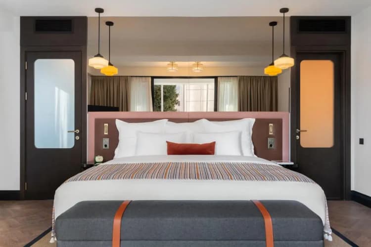Artizan Design Hotel 5