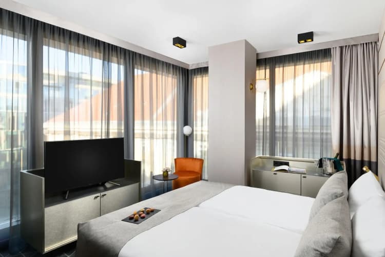 Hotel Emerald & Suites By Continental Group 5