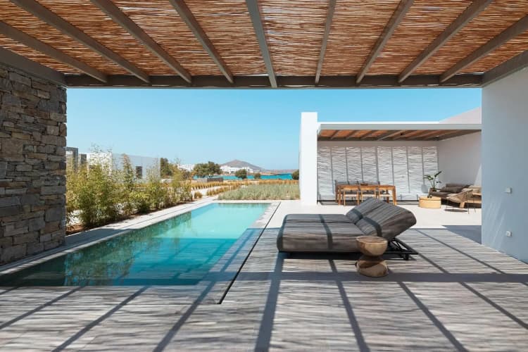 Cove Paros 3
