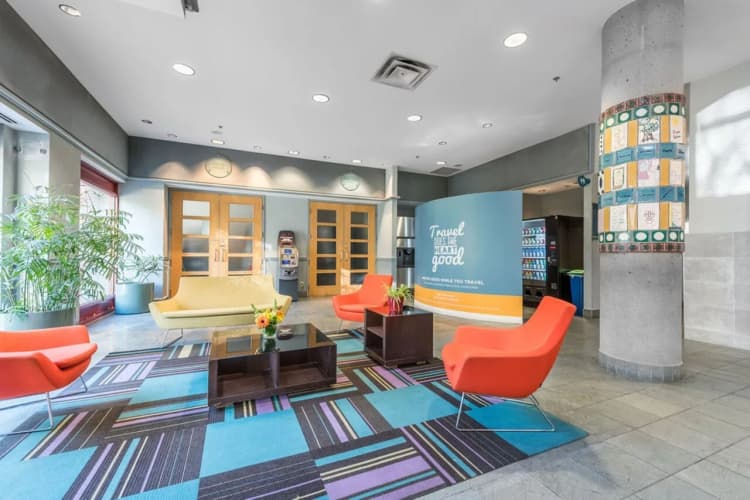 YWCA Hotel Vancouver 3