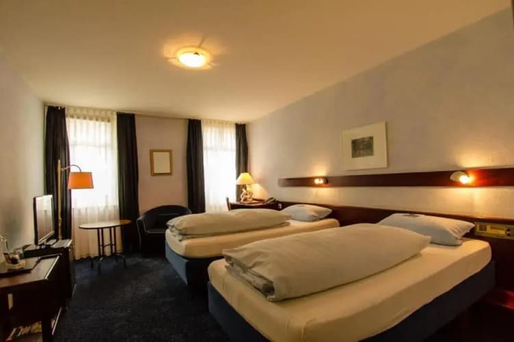 Stadt-Hotel 2