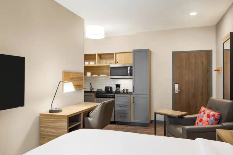 Candlewood Suites Huntsville Research Park by IHG 5