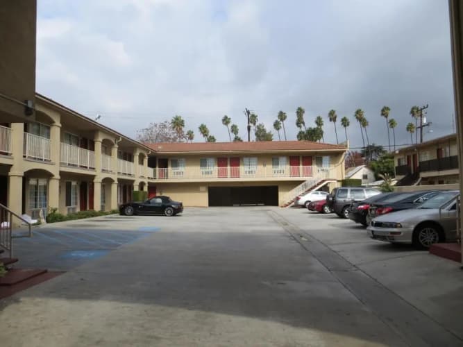 Economy Inn Lax Inglewood main