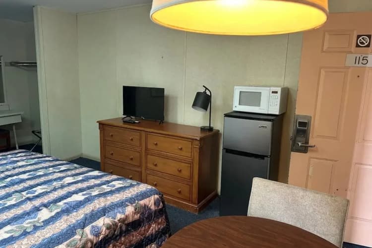 Louisville Inn by OYO Louisville Municipal Airport 3