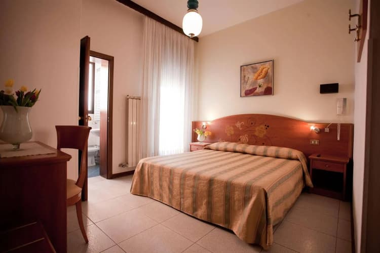 Hotel Ideal 5