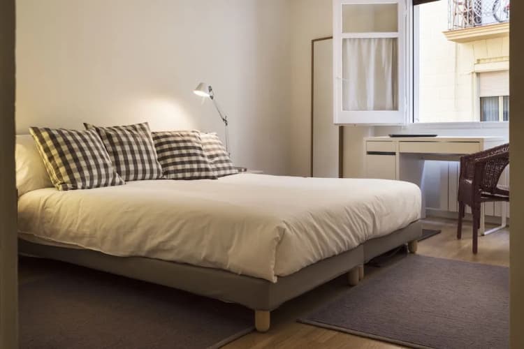 AinB Barcelona Sants Apartments 3