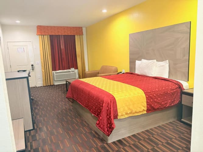 Americas Best Value Inn & Suites Houston Veterans Memorial 3