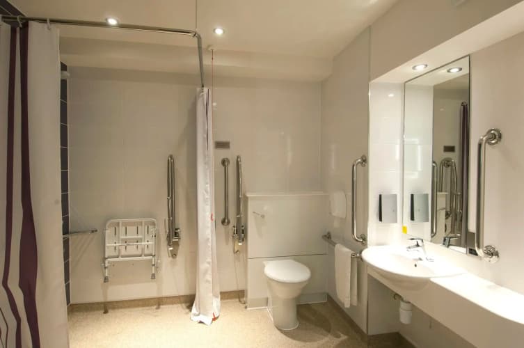 Premier Inn Bedford South (A421) 5