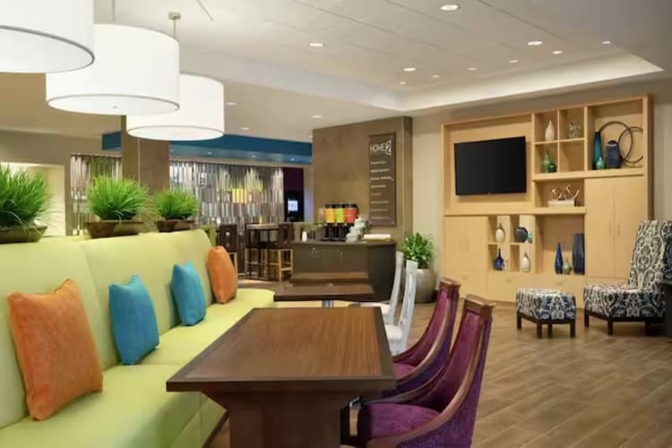 Home2 Suites by Hilton Falls Church 3