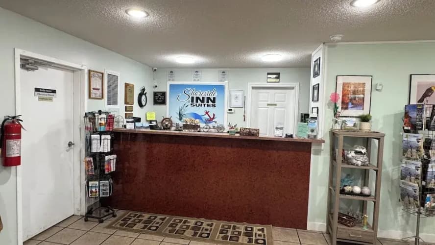 Shoreside Inn & Suites 2