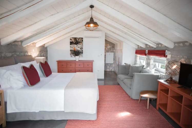 North Point Rooms main