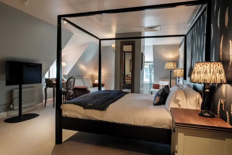 Pilgrim Inn 2