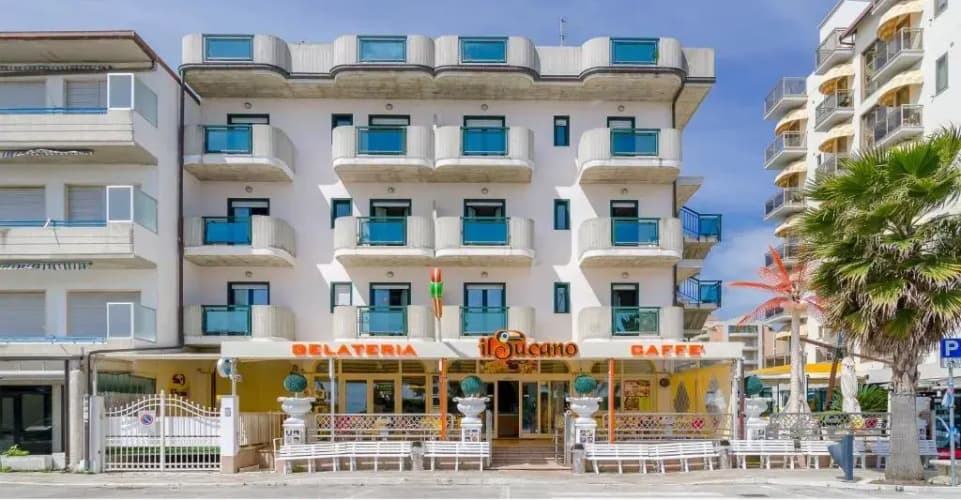 Hotel Tassoni main