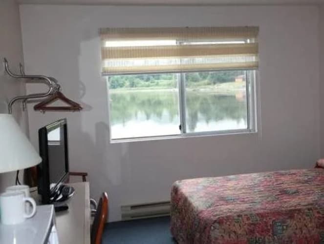 Royal Reach Motel & Marina 2