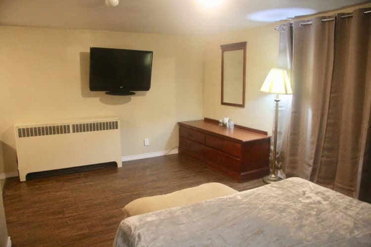 American Plaza Motel 4