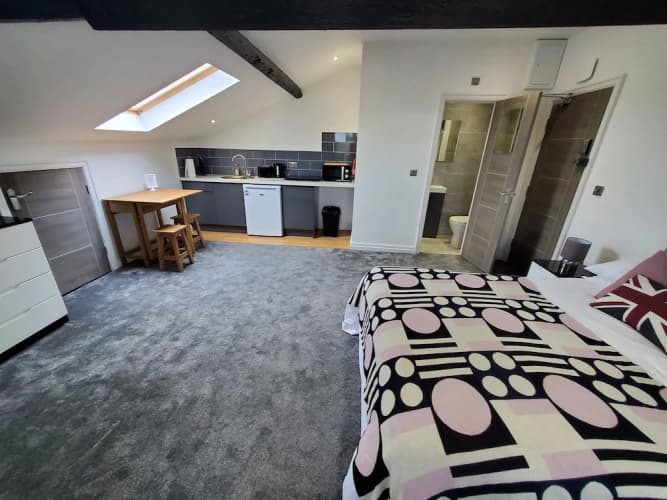 The Ashcroft Studio Apartments 5