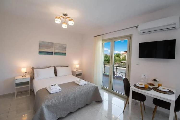 Bounatsa Studios & Apartments 2