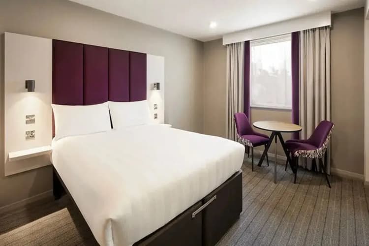 Premier Inn Dudley Town Centre Hotel 4