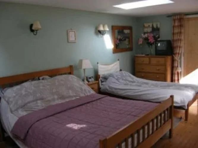 Motts Cottage 4