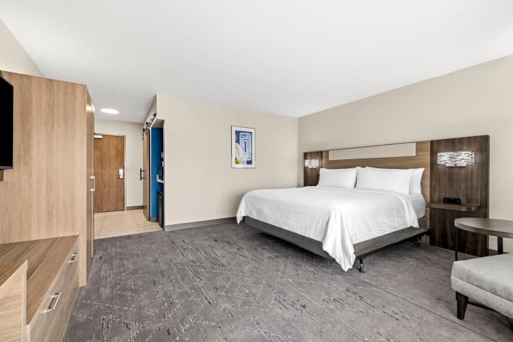 Holiday Inn Express And Suites Phoenix West Tolles 5