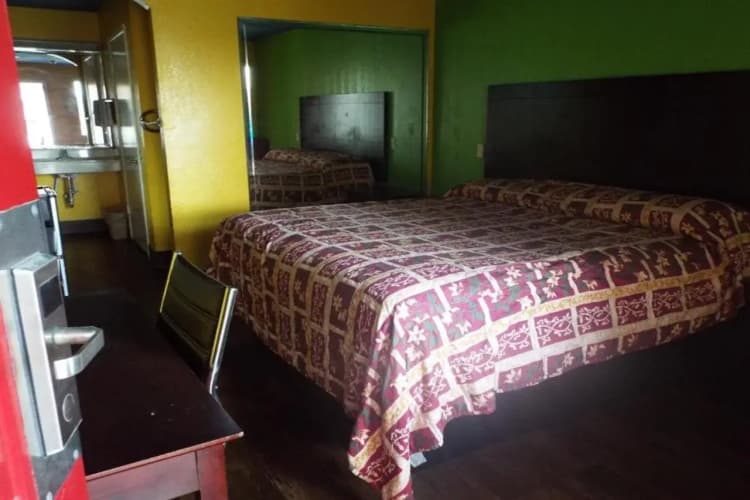 Luxury Inn 5