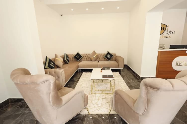 Golden Homes Luxury Suites 4