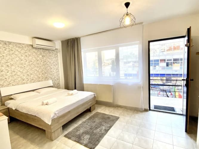 Downtown Victoria Studios by CityBookings 3
