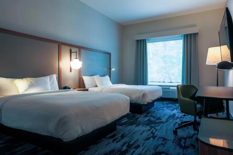 Fairfield Inn & Suites By Marriott Marquette 5
