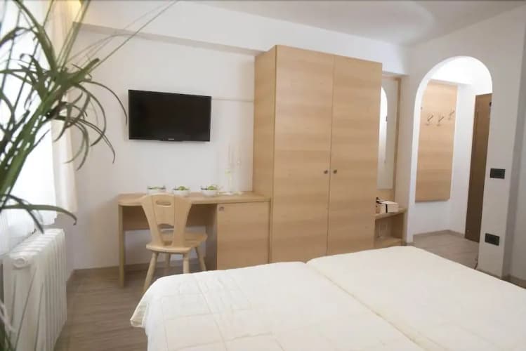 Sport Hotel Enrosadira 5