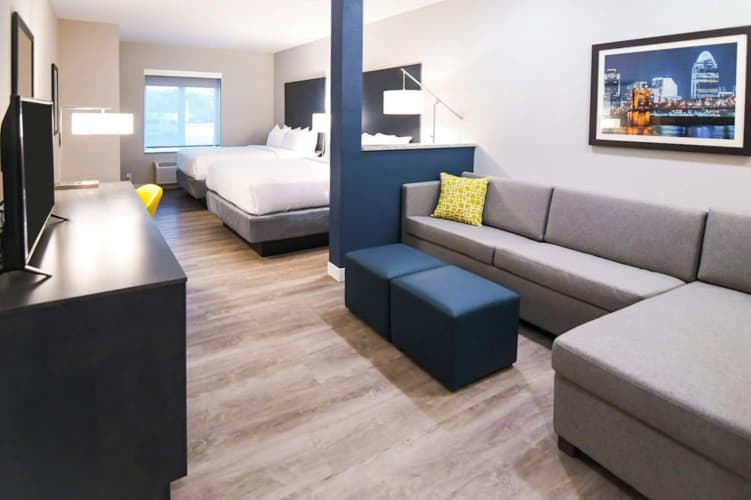 Mainstay Suites Cincinnati 4