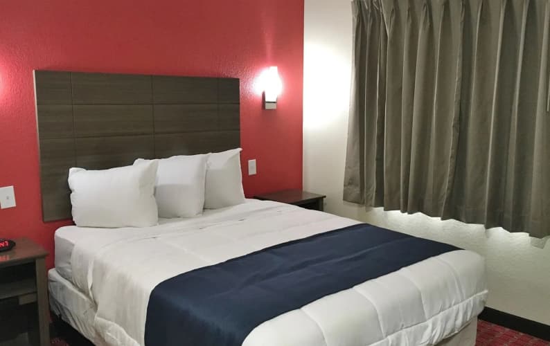 Knights Inn Decatur 4