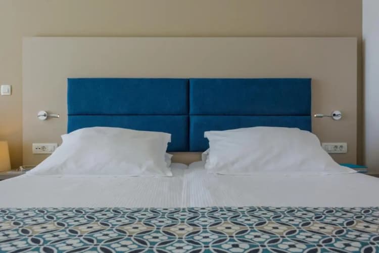 Romana Beach Apartments 5